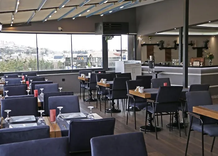 Grand Ueskuedar Otel